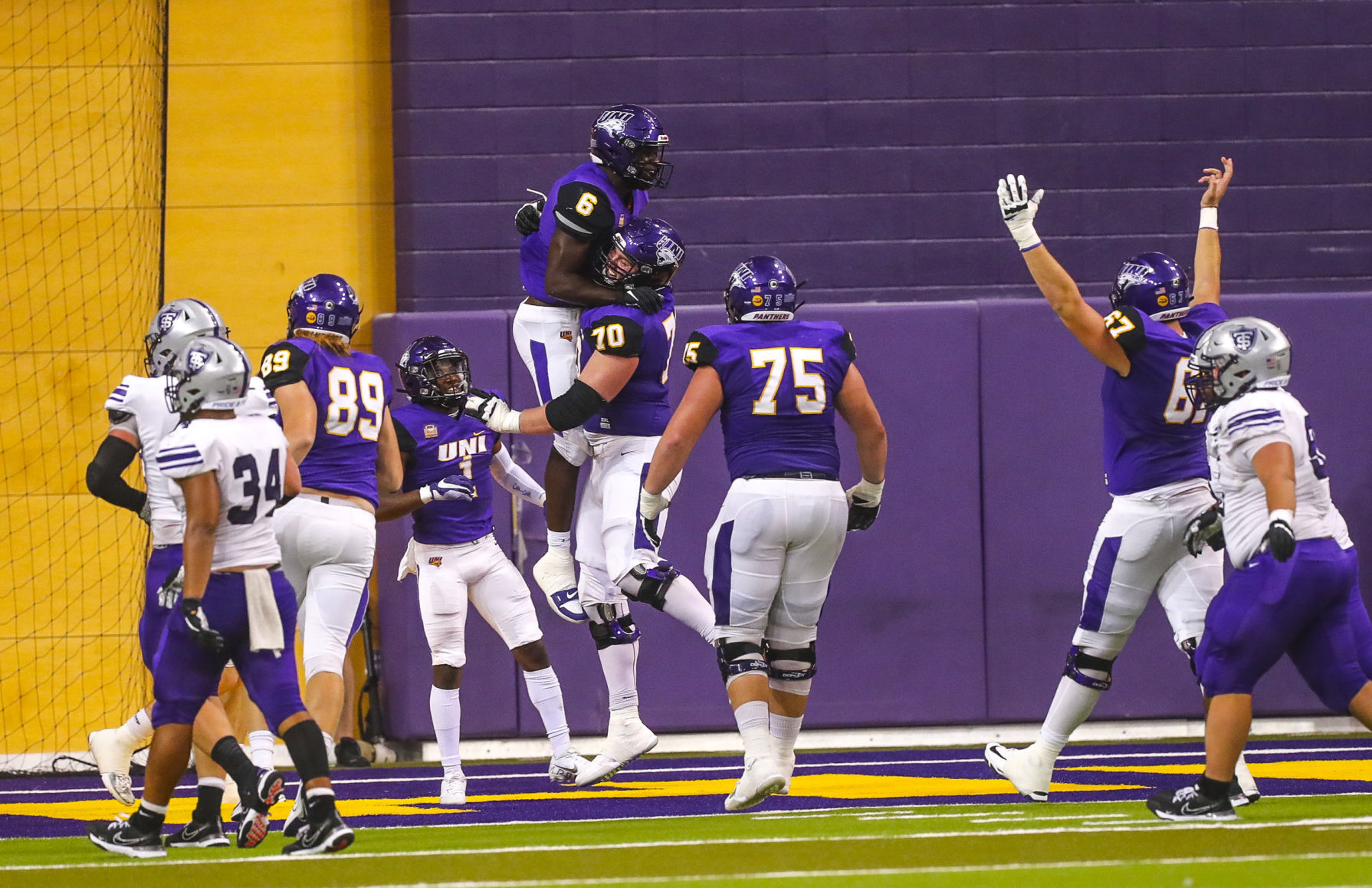 FBall UNI vs. St. Thomas 13